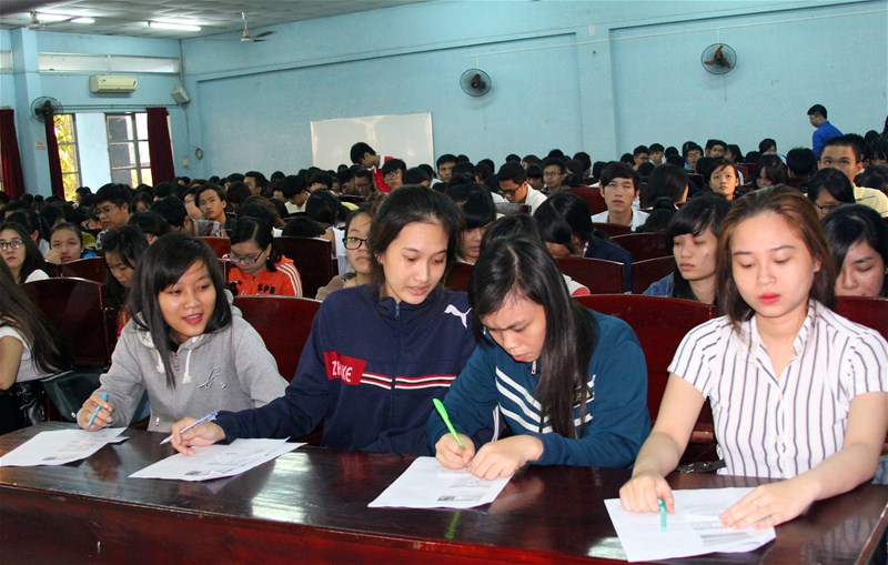 tân sinh viên