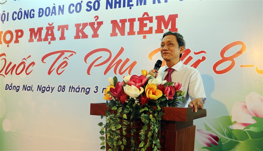 Họp mặt 8/3