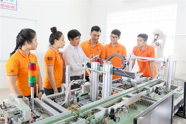 Giáo trình Đại học - Đừng để sinh viên phải học những điều đã cũ