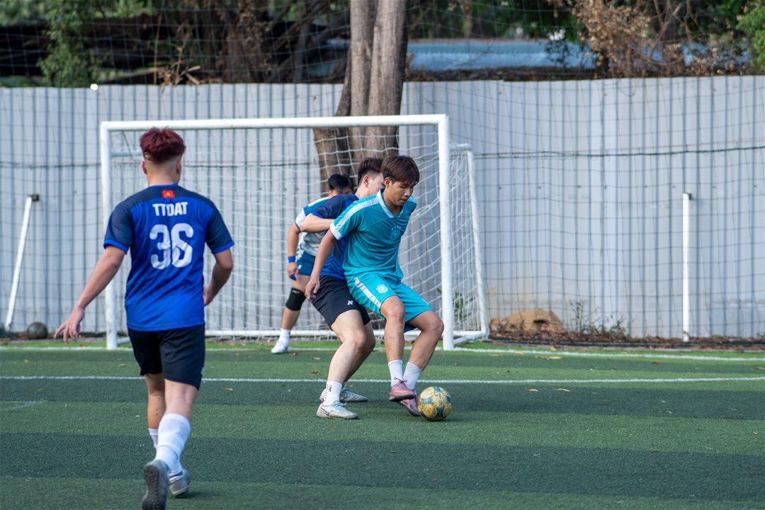 Tinh thần thể thao fair-play tuyệt đẹp giữa Khoa Kỹ thuật Công trình và Khoa Đông Phương học.